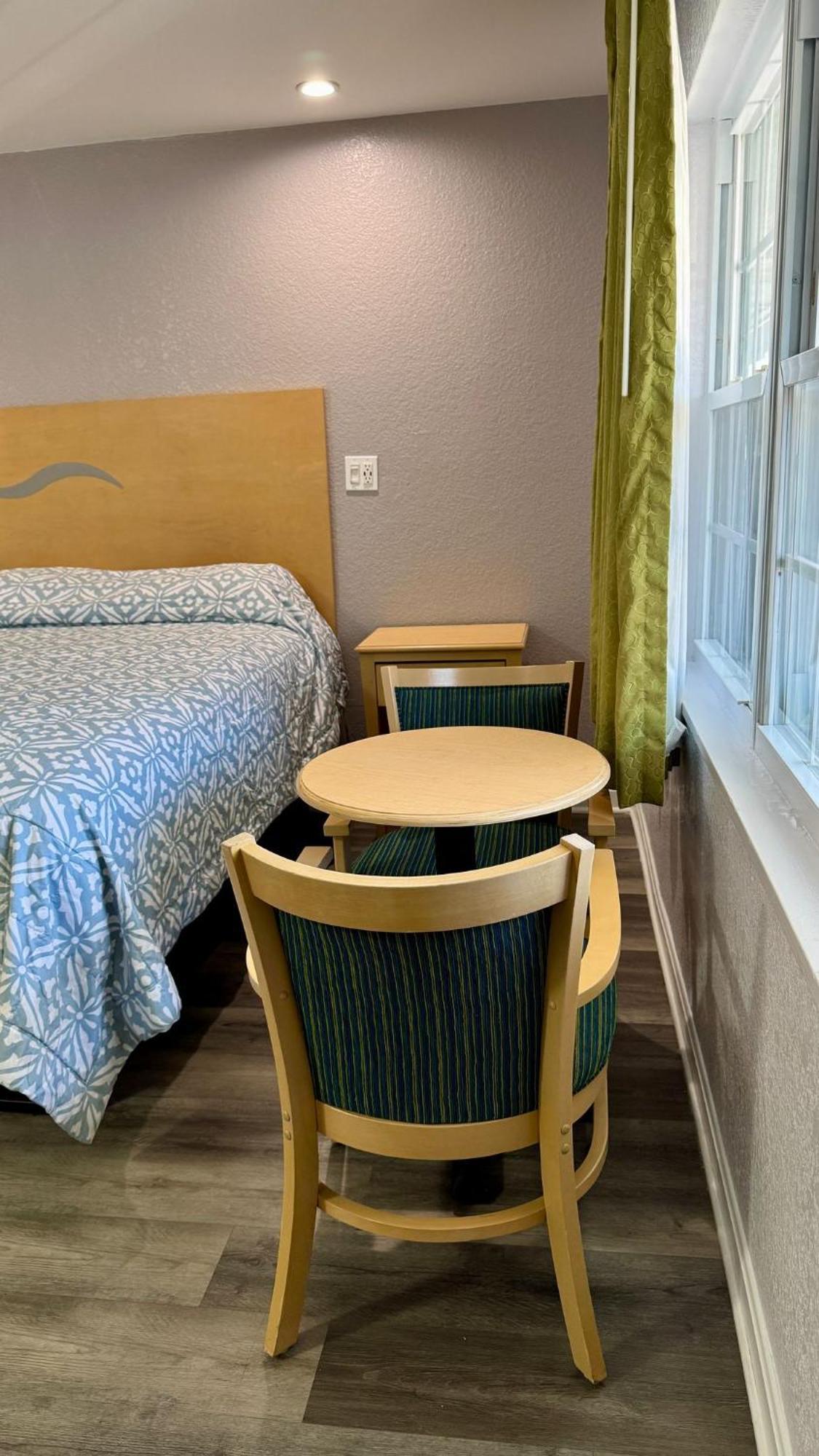 Chisholm'S Motor Inn Согас Экстерьер фото